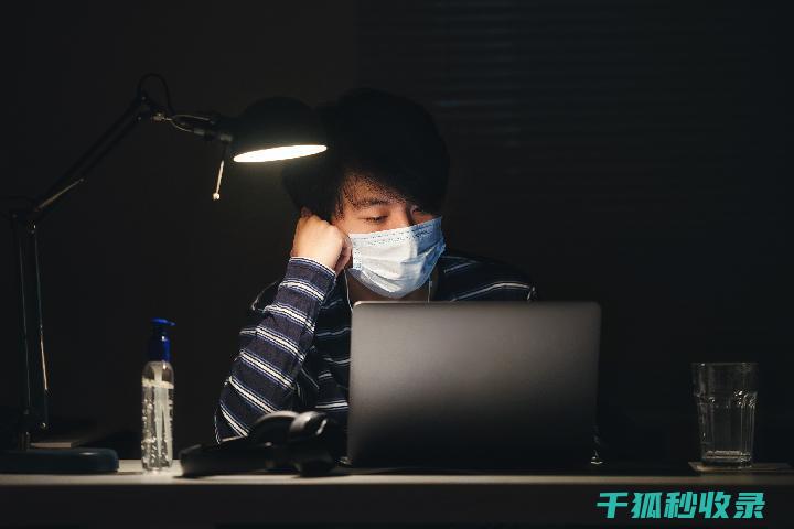 熬夜族的救星：眼疲劳缓解小窍门，让双眼重获生机 (熬夜的小伙伴有救了)