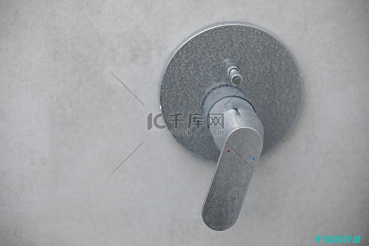 淋浴头水垢问题？掌握这几种清洁方法即可解决 (淋浴头水垢问题怎么办)
