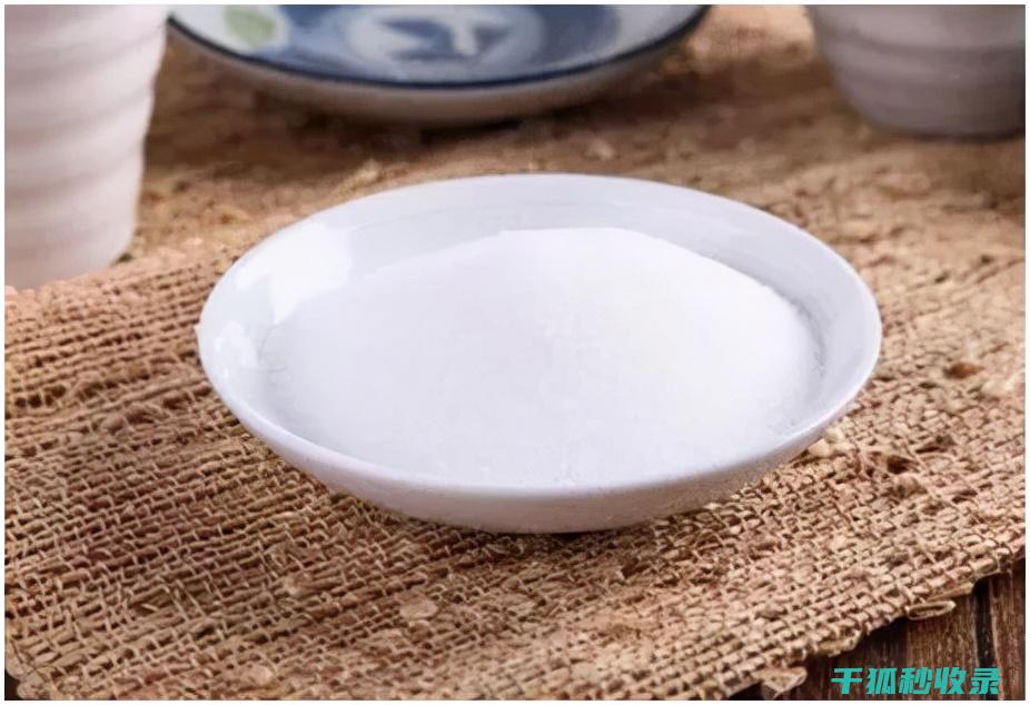 食盐结块？试试这个简单方法！ (食盐结块属于什么变化)